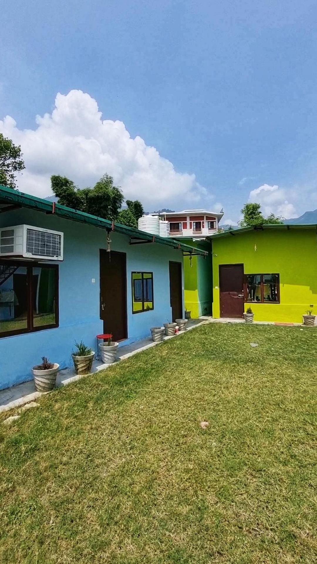 Landlopers Hostel Rishīkesh Zewnętrze zdjęcie