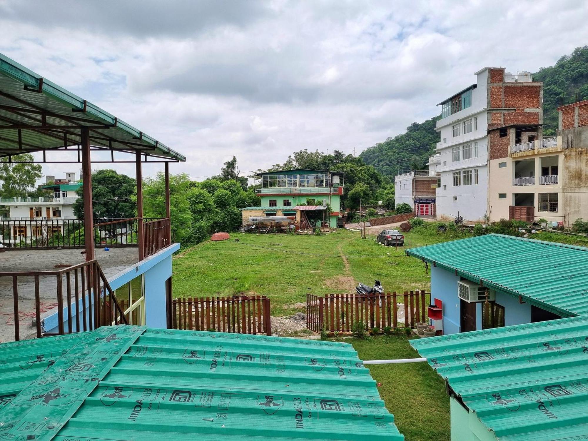 Landlopers Hostel Rishīkesh Zewnętrze zdjęcie