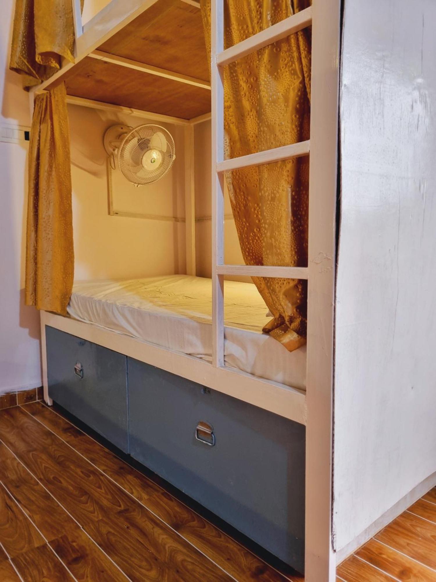 Landlopers Hostel Rishīkesh Zewnętrze zdjęcie