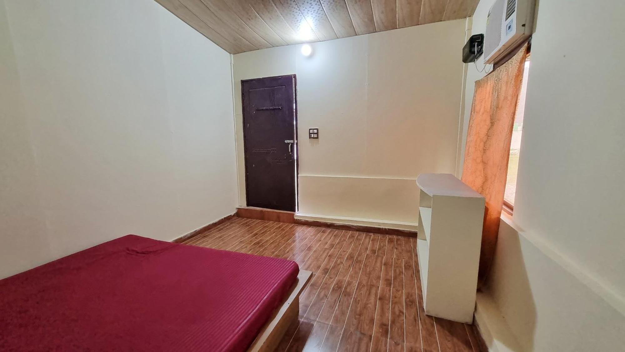 Landlopers Hostel Rishīkesh Zewnętrze zdjęcie