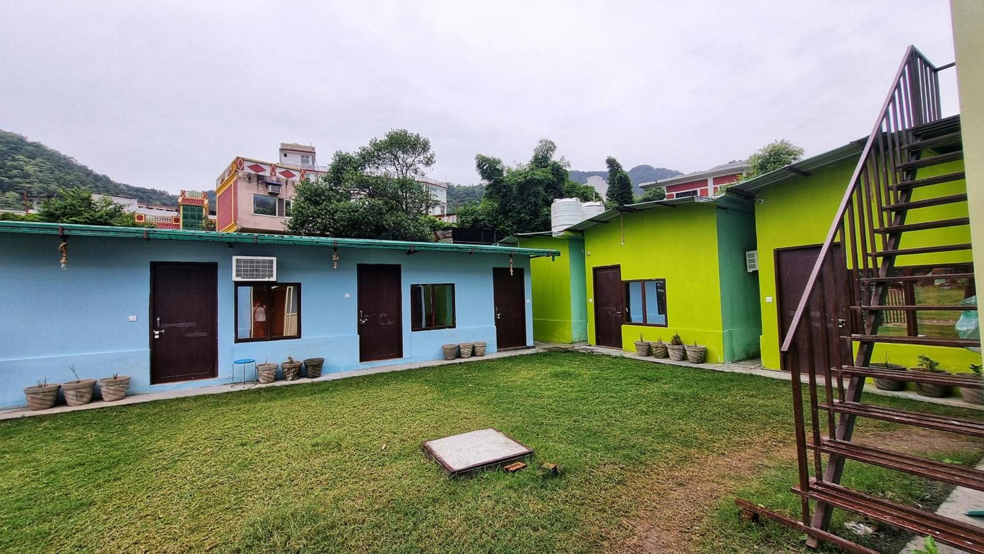 Landlopers Hostel Rishīkesh Zewnętrze zdjęcie