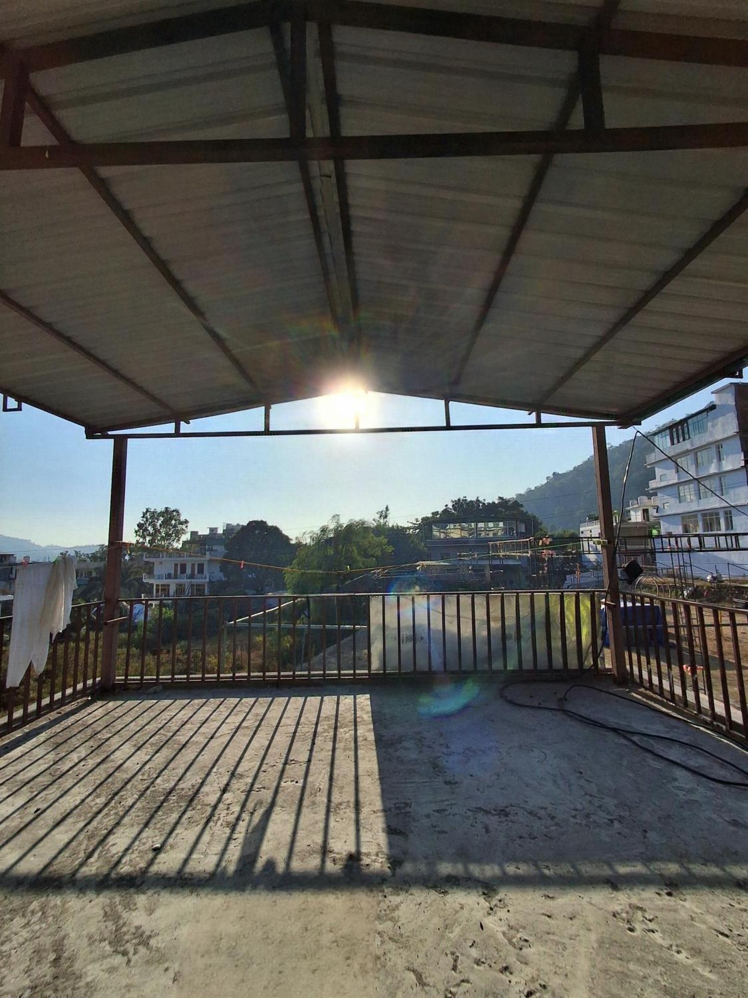 Landlopers Hostel Rishīkesh Zewnętrze zdjęcie