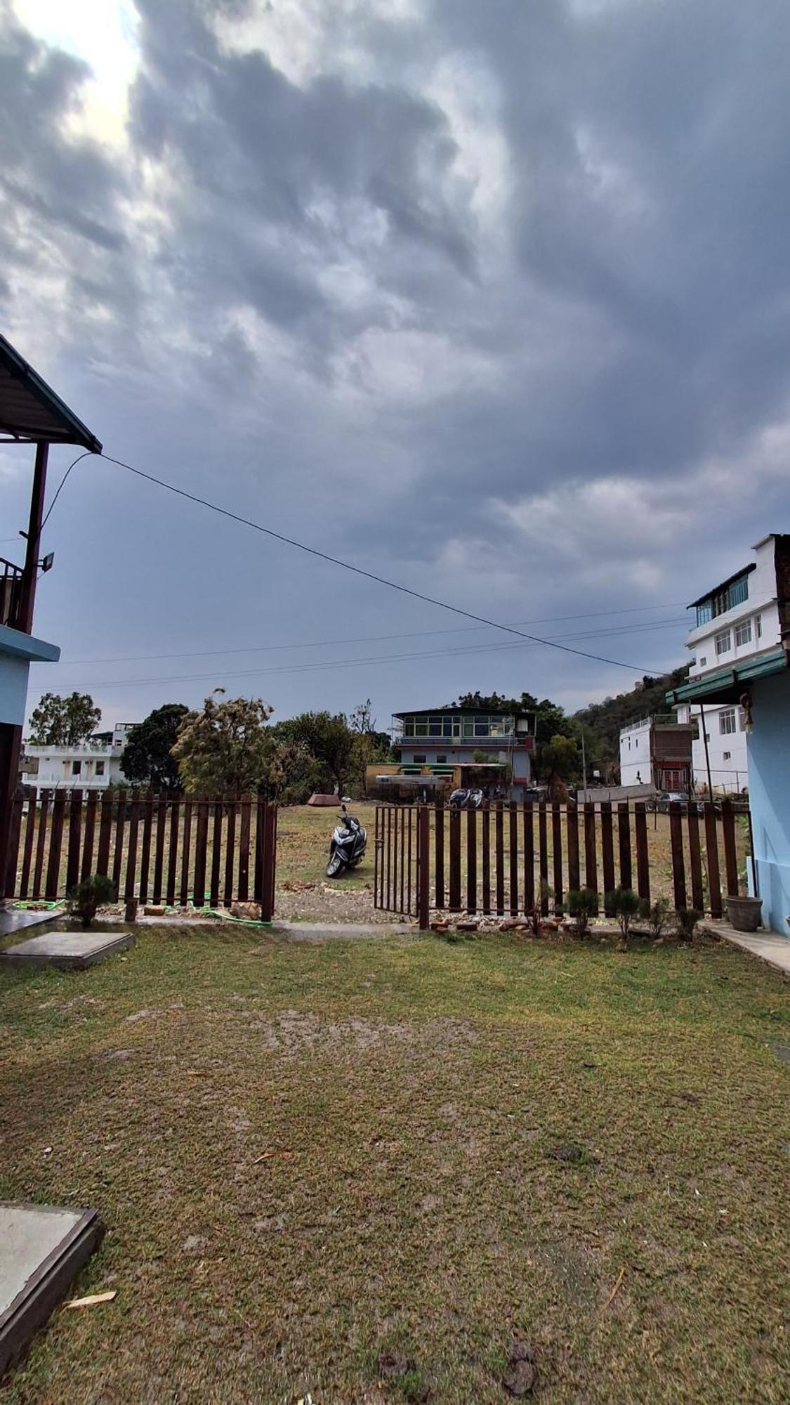 Landlopers Hostel Rishīkesh Zewnętrze zdjęcie
