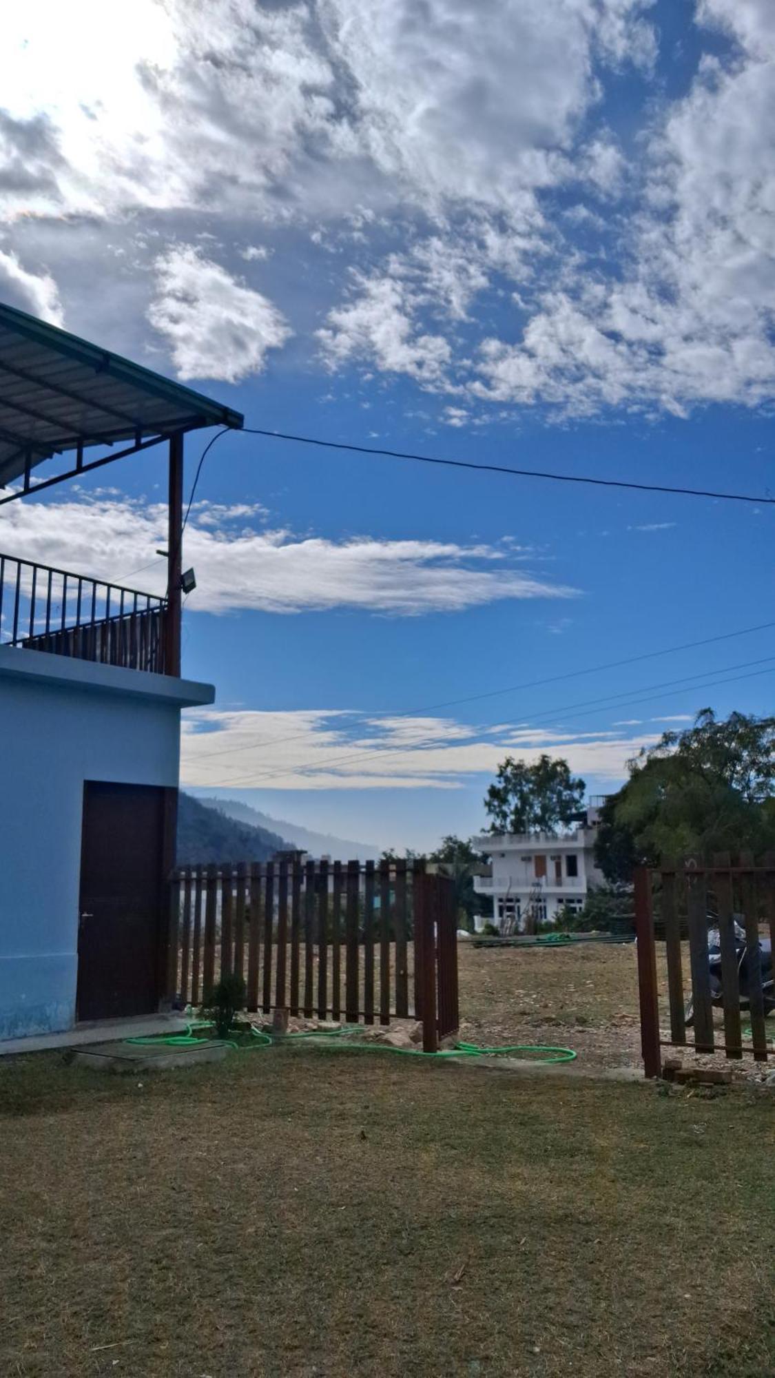 Landlopers Hostel Rishīkesh Zewnętrze zdjęcie
